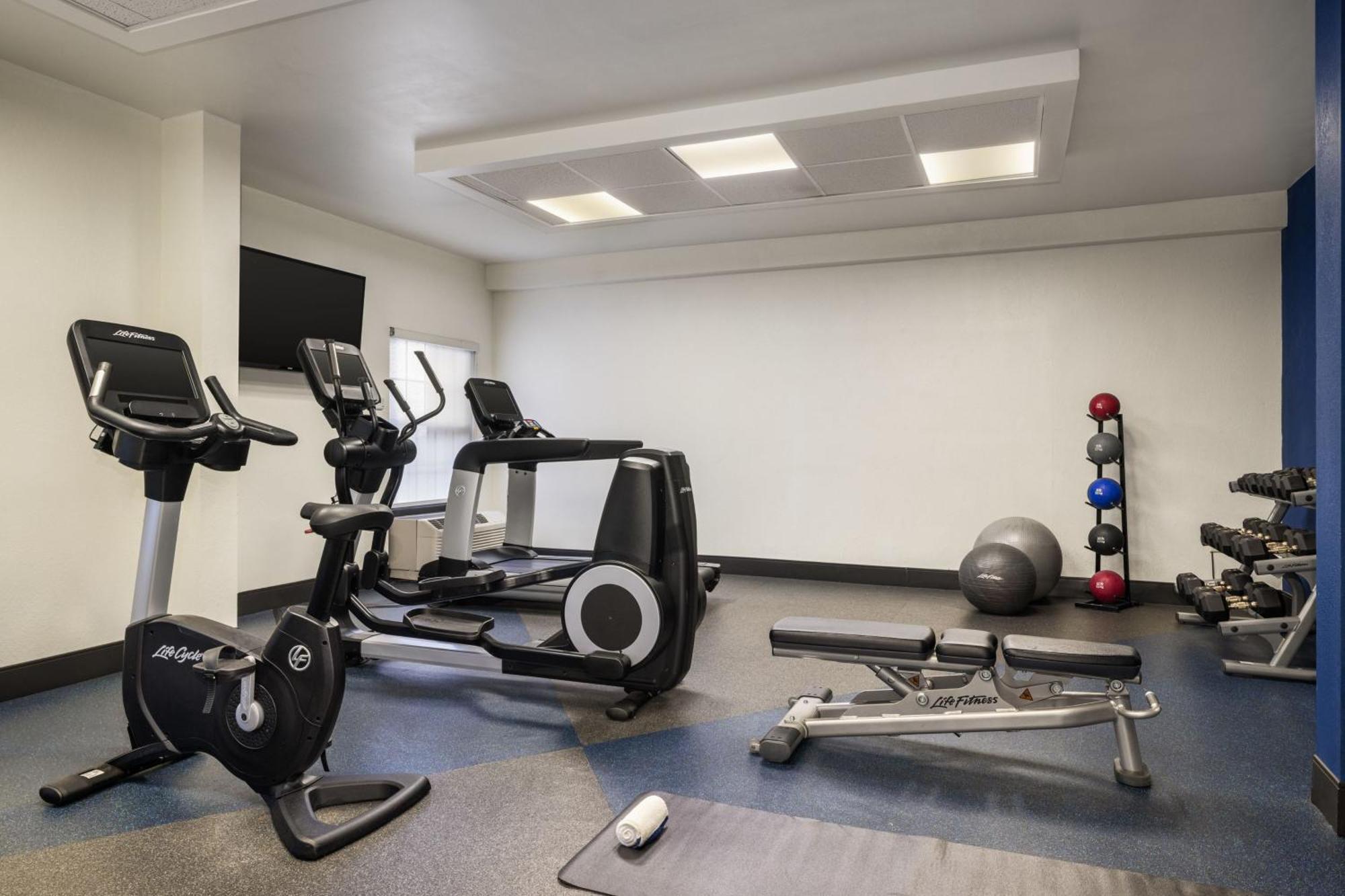 Four Points By Sheraton Greensboro Airport מראה חיצוני תמונה