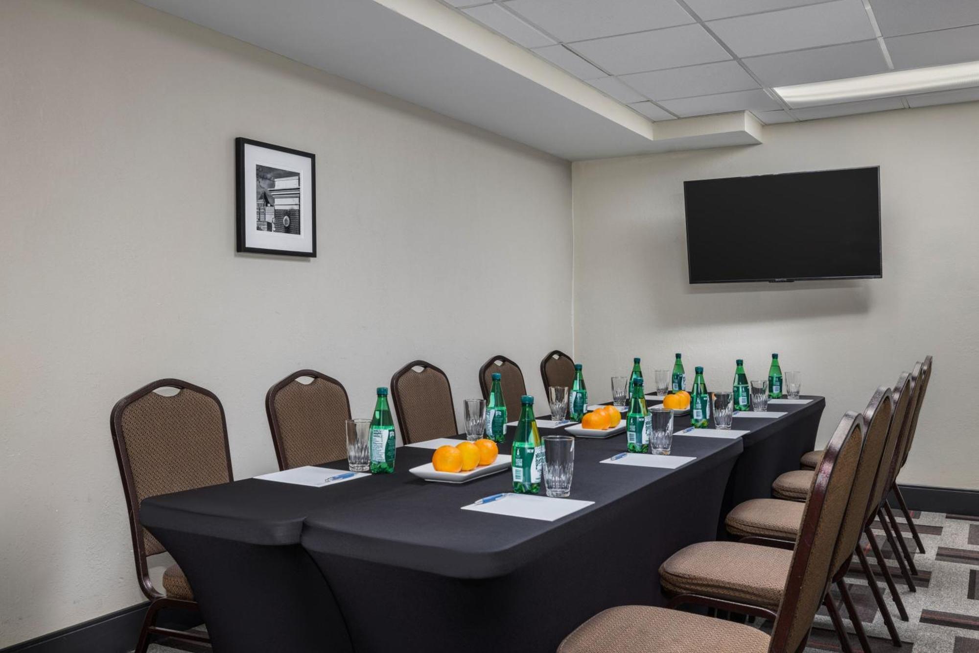 Four Points By Sheraton Greensboro Airport מראה חיצוני תמונה