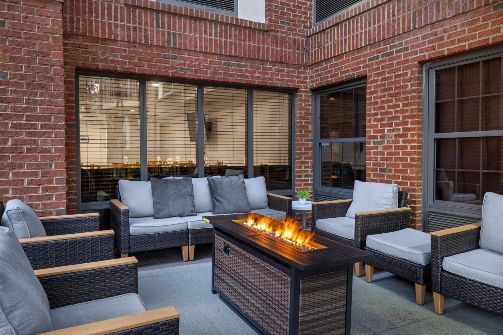 Four Points By Sheraton Greensboro Airport מראה חיצוני תמונה